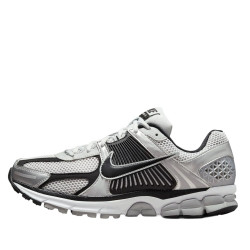 Фото: “Кроссовки U Zoom Vomero 5 Nike, цвет Metallic Silver/Black”