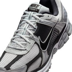 Фото: “Кроссовки U Zoom Vomero 5 Nike, цвет Metallic Silver/Black”