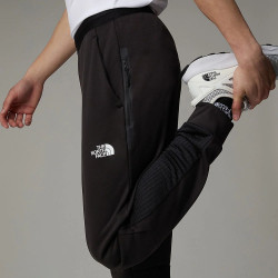 Превью товара: “Брюки M Mountain Athletics Fleece Joggers TNF, цвет Black”, купить в интернет магазине
