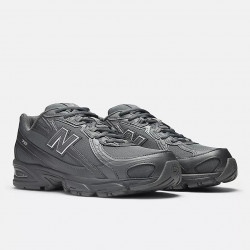 Фото: “Кроссовки U 740 New Balance, цвет Castlerock/Silver Metallic”