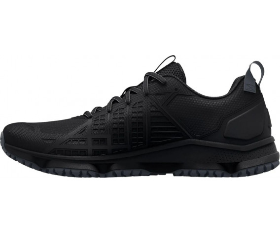 Фото: “Кроссовки MG Strikefast Under Armour, цвет Black”, купить в интернет магазине
