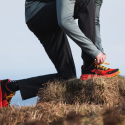 Превью товара: “Кроссовки Skyhawk Trail Running HH, цвет Cherry Tomato”, купить в интернет магазине