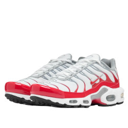 Фото: “Кроссовки U Air Max Plus Nike, цвет White/Wolf Grey/University Red”, купить в интернет магазине