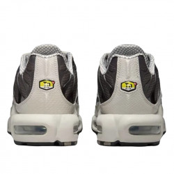 Превью товара: “Кроссовки U Air Max Plus Nike, цвет Cave Stone/Summit White”, купить в интернет магазине