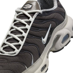 Превью товара: “Кроссовки U Air Max Plus Nike, цвет Cave Stone/Summit White”, купить в интернет магазине