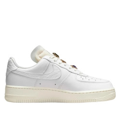 Превью товара: “Кеды W Air Force 1 Low Premium Nike, цвет Summit White/Sea”, купить в интернет магазине