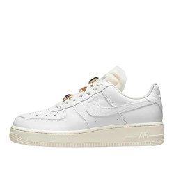 Превью товара: “Кеды W Air Force 1 Low Premium Nike, цвет Summit White/Sea”, купить в интернет магазине