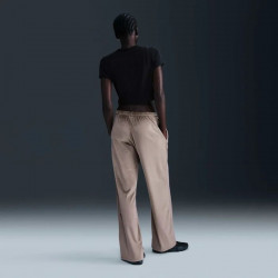 Превью товара: “Футболка W NSW Chill Knit Cropped Nike, цвет Black/Sail”, купить в интернет магазине