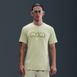 Превью товара: “Футболка M NSW Swoosh Air Graphic Nike, цвет Olive Aura”, купить в интернет магазине
