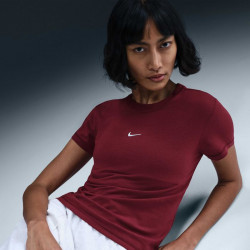 Превью товара: “Футболка W NSW Chill Knit Slim Cropped Nike, цвет Team Red”, купить в интернет магазине