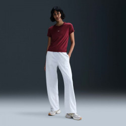 Превью товара: “Футболка W NSW Chill Knit Slim Cropped Nike, цвет Team Red”, купить в интернет магазине