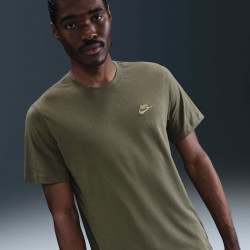 Превью товара: “Футболка M NSW Club Nike, цвет Medium Olive/Parachute Beige”, купить в интернет магазине