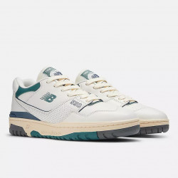 Превью товара: “Кроссовки U 550 New Balance, цвет White/New Spruce”, купить в интернет магазине