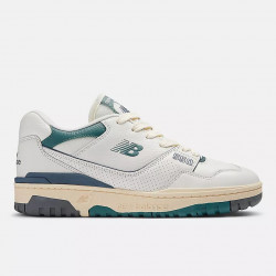 Превью товара: “Кроссовки U 550 New Balance, цвет White/New Spruce”, купить в интернет магазине