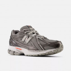 Превью товара: “Кроссовки U 1906R New Balance, цвет Black Metallic”, купить в интернет магазине