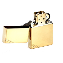 Превью товара: “Зажигалка Zippo Vintage, High Polish Brass, цвет золотистый”, купить в интернет магазине