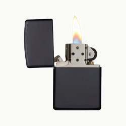 Превью товара: “Зажигалка Zippo Classic, Black Matte, цвет черный”, купить в интернет магазине