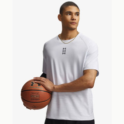 Фото: “Футболка M Hoops Shooting Under Armour, цвет Halo Grey/White/Black”, купить в интернет магазине