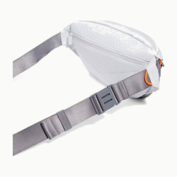Превью товара: “Сумка поясная Summit Trail Under Armour, цвет Distant Gray/Titan Gray (2,7л)”, купить в интернет магазине