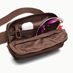 Превью товара: “Сумка поясная Essential Crossbody UA, цвет Incense Brown/Summit White”, купить в интернет магазине