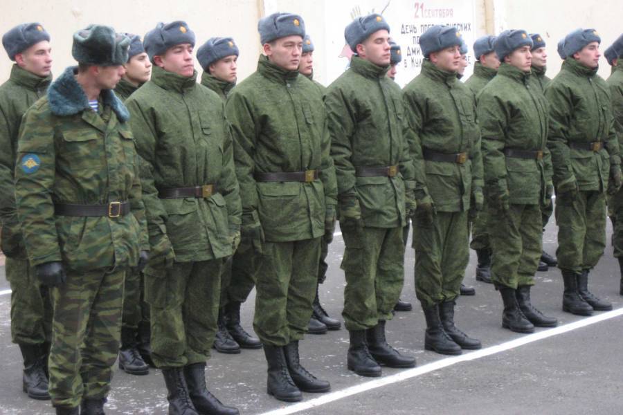 Милитари стиль в одежде — мужские и женские образы года в военном стиле